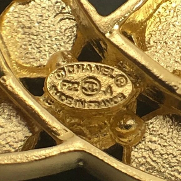 CHANEL CC Logo Rhinestone Brooch Gold Tone Pin - Picture 6 of 10